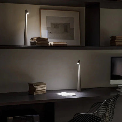 WD™ Minimalist Beam Lamp